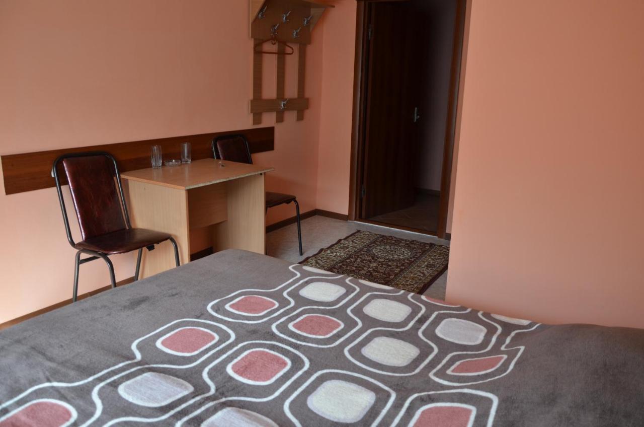Hotel Kezdesu Alma-Ata Exteriör bild